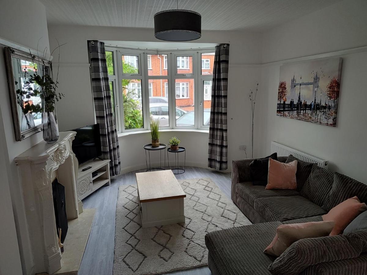 Wavertree Drive 3 Bed Contractor Home In Leicester Exteriér fotografie