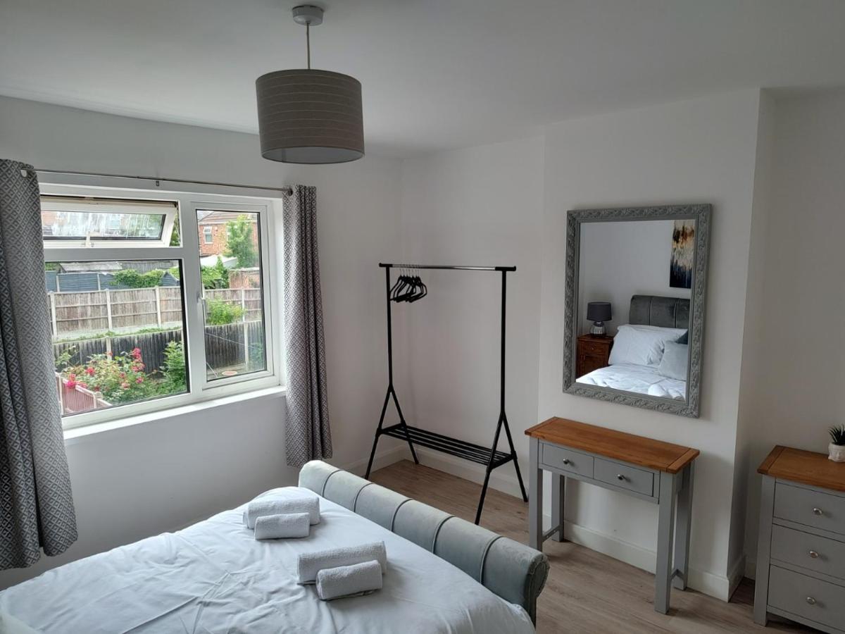 Wavertree Drive 3 Bed Contractor Home In Leicester Exteriér fotografie