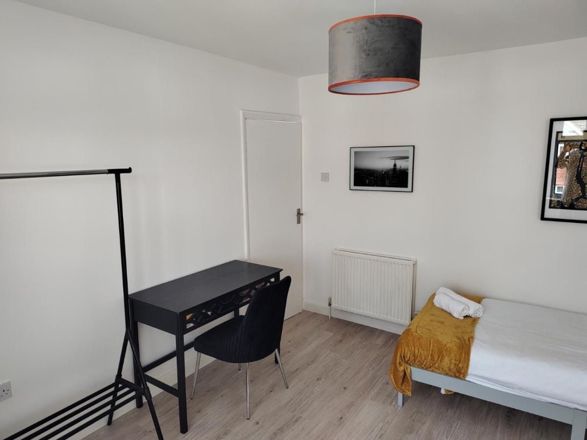 Wavertree Drive 3 Bed Contractor Home In Leicester Exteriér fotografie